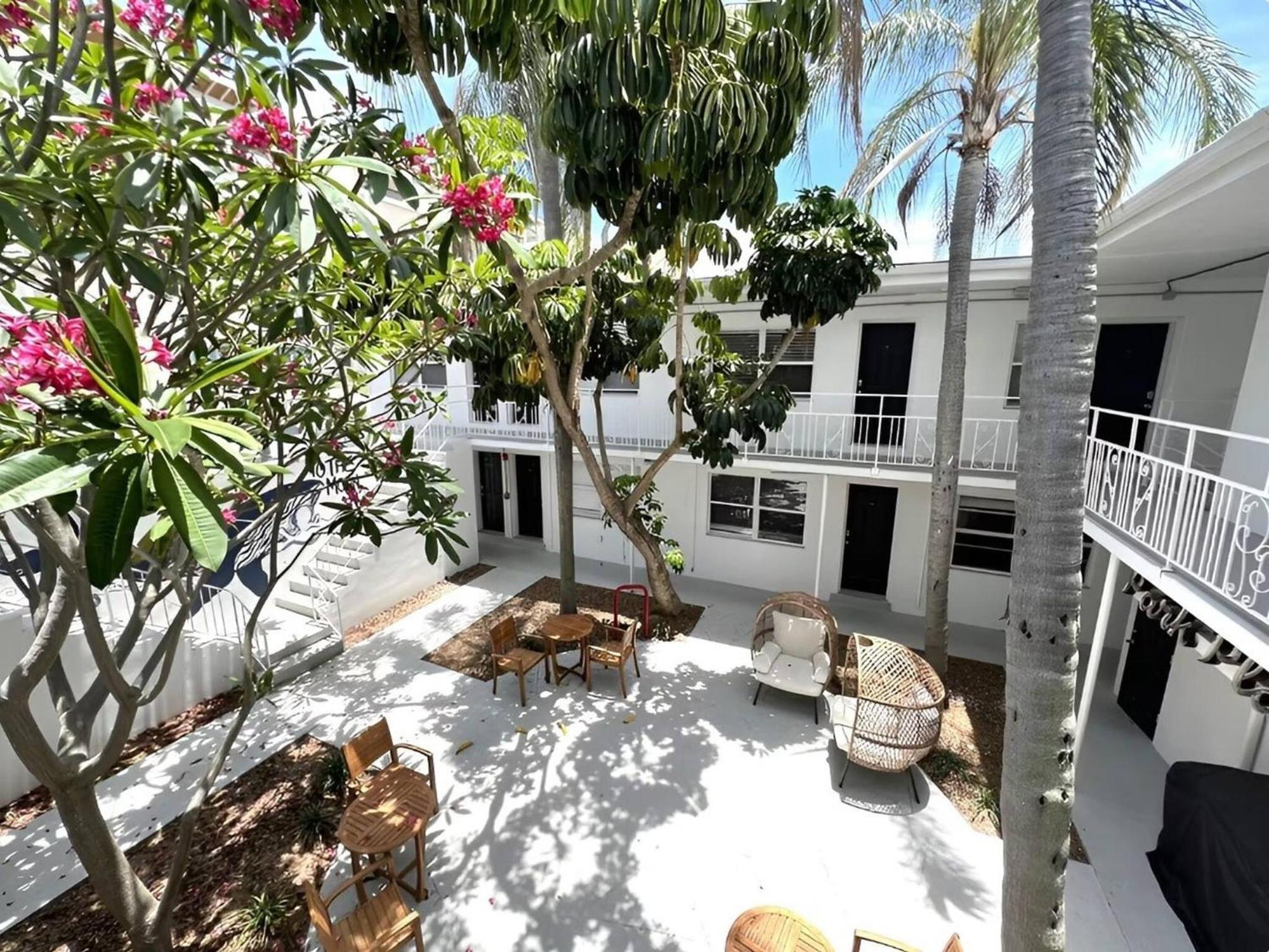 Spacious Studio Apartment Near Nightlife & Dining! เซนต์ปีเตอร์สเบิร์ก ภายนอก รูปภาพ