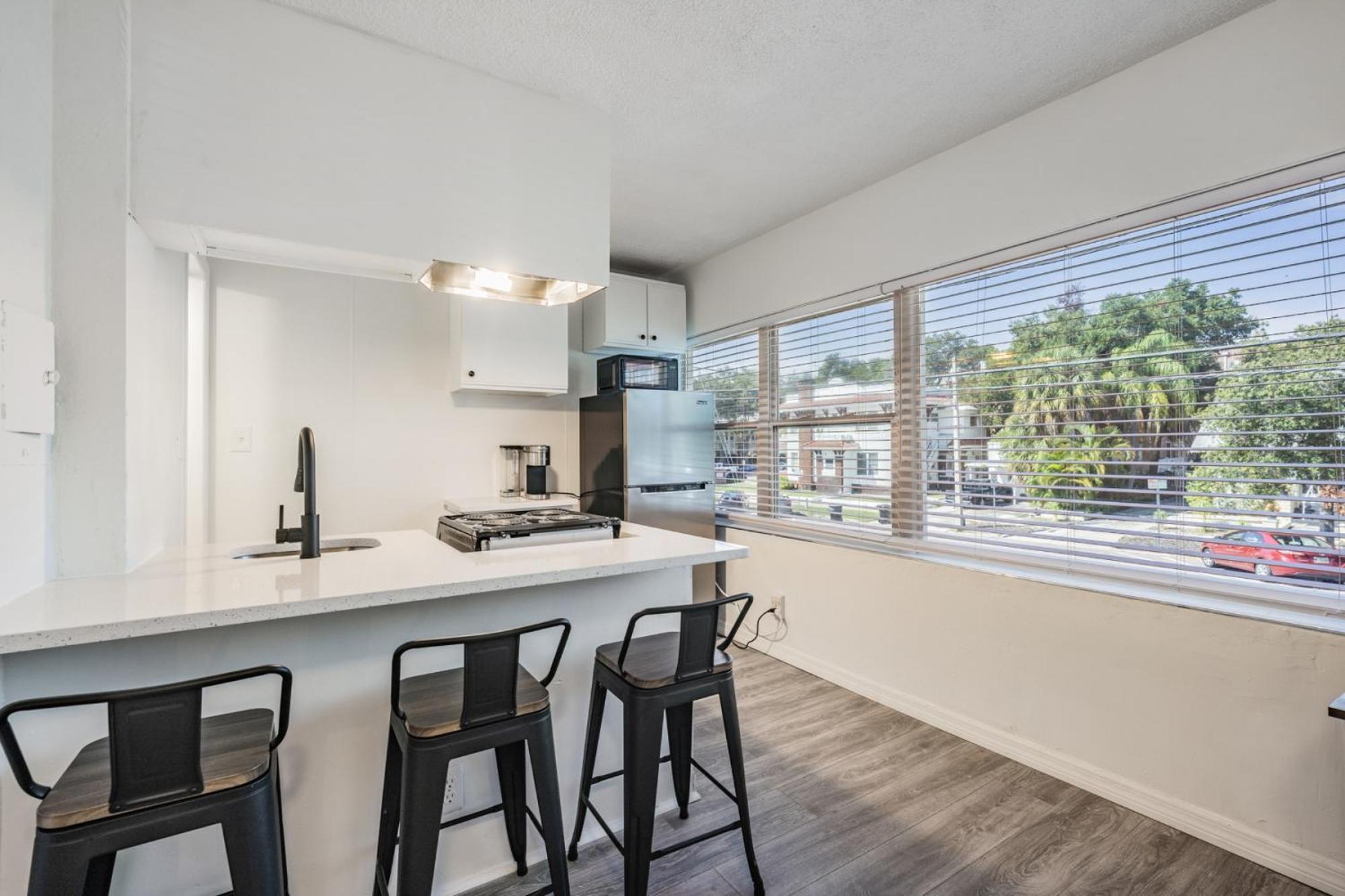 Spacious Studio Apartment Near Nightlife & Dining! เซนต์ปีเตอร์สเบิร์ก ภายนอก รูปภาพ